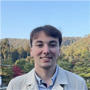 Diplômé d'une licence LEA en japonais, je propose des cours adaptés à chaque profil pour débutants et intermédiaires